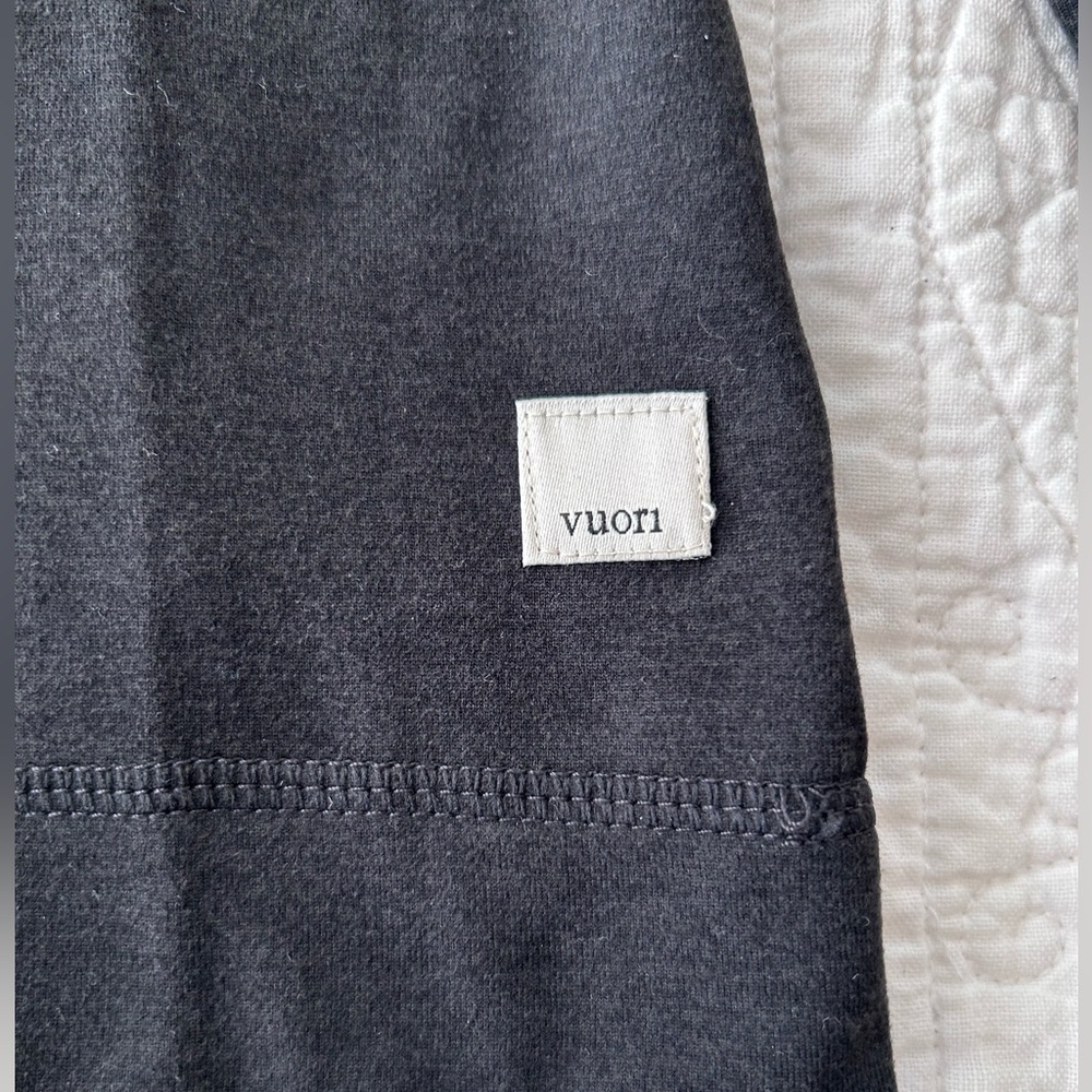 Women’s Vuori Quarter-Zip Pullover - Picture 2 of 5